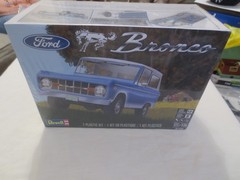 Revell Plastic Model Kit Ford Bronco 1:25 Scale Factory Sealed Kit #85-4320