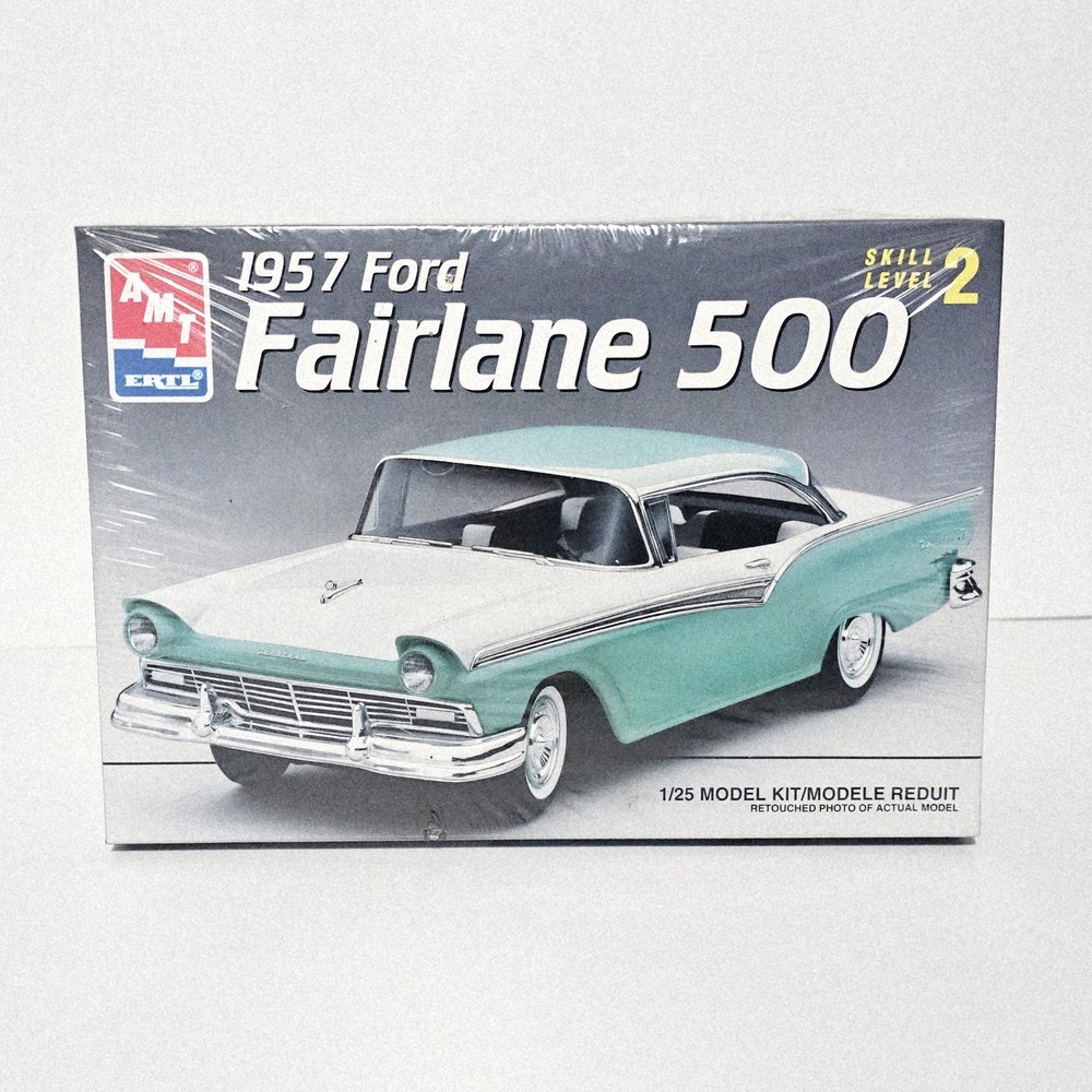 AMT ERTL 1:25 Scale 1957 Ford Fairlane 500 New Sealed Vintage 1993