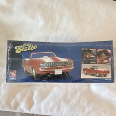 AMT 60’s Sizzle 1969 Chevy Camaro SS 1:25 Plastic Model Kit Skill 2 38610 SEALED