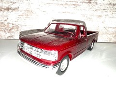 Vintage 1993 AMT ERTL Ford F-150 XLT Medium Cabernet Promo Model Truck 6860