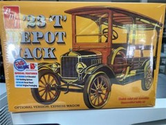 AMT 1237 ’23’T’ Depot Hack model kit