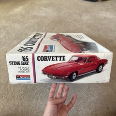 Monogram Car Model Kit 1965 ’65 Corvette Sting Ray Stingray 1/8 Scale Red 2600