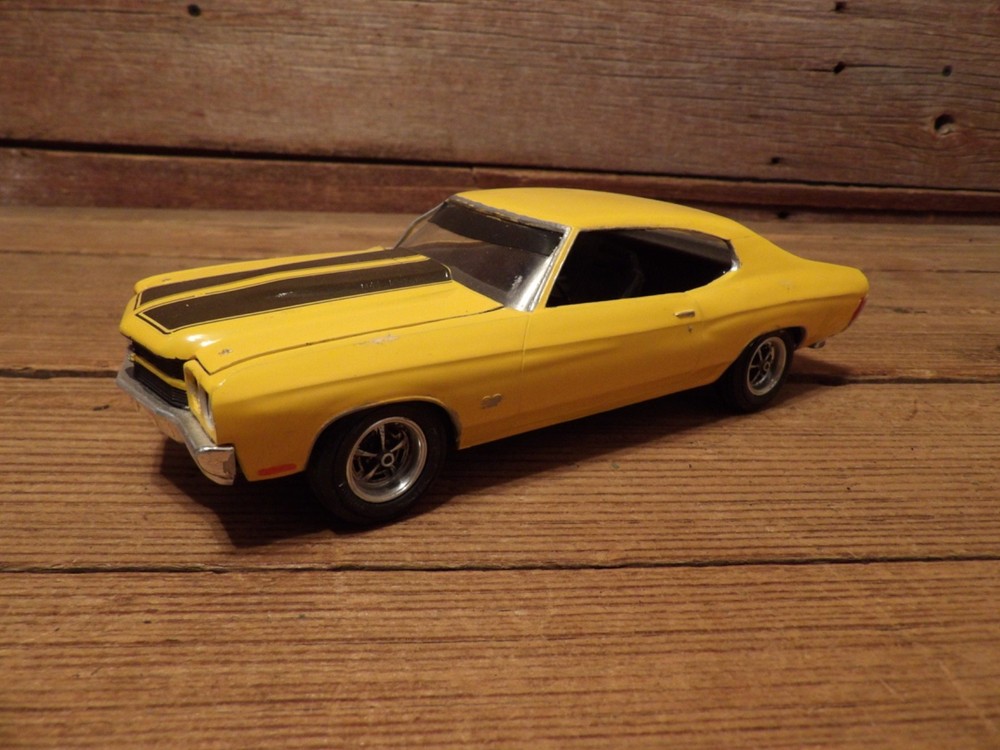 Vintage 1970’s CHEVROLET CHEVELLE SS 454 Car Model Kit – Junkyard Parts!