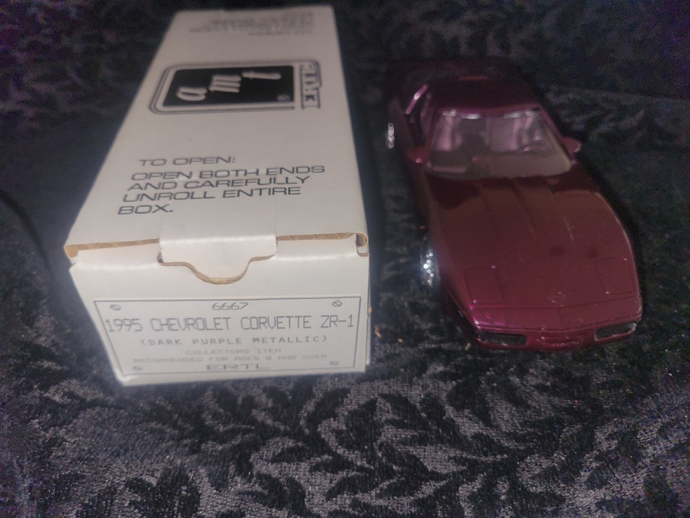 1995 AMT / ERTL Chevrolet CORVETTE ZR-1 Dealer PROMO Car Dk Purple Metallic 1:25