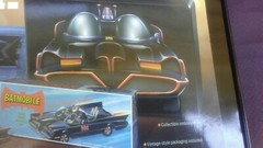 Polar Lights 1966 TV Show 1/32 Batmobile Collector’s Edition Metal Tin Box Model