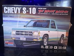 Revell Monogram 1/25 Scale Chevy S-10 Squarebody Custom Pickup Street Sleeper