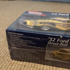 Monogram 1932 Ford Roadster Street Rod Car Model Kit 1:24 Scale New Sealed