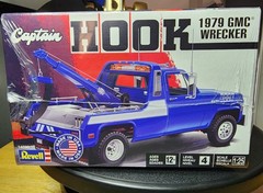 Revell 14590 Captain Hook 1979 GMC Wrecker 1/25 model kit