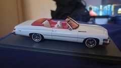 Neo Scale Models 1/43 1974 Buick LeSabre Convertible #44121 White and red