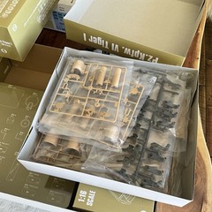 Hobby Boss 82601 1:16 Scale Pz.Kpfw. Vl Tiger l Military Tank Model Kit
