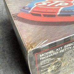 1990 AMT #43 Richard Petty STP Grand Prix 1/25 Scale Model Kit #6728-SEALED BOX
