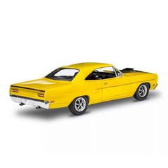 CARRERA REVELL OF AMERICAS INC 1/24 70 Plymouth Road Runner RMX14531 Plastics