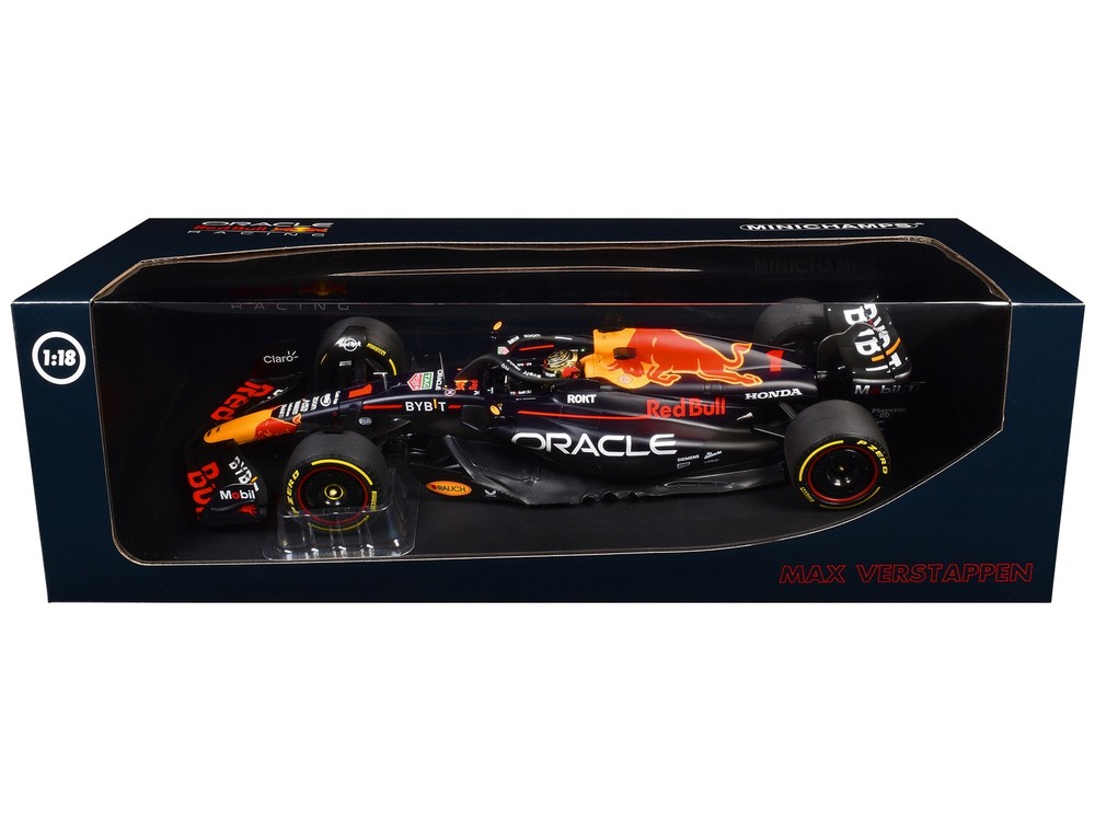 Minichamps 110232301 1/18 Red Bull Racing RB19 #1 Max Verstappen