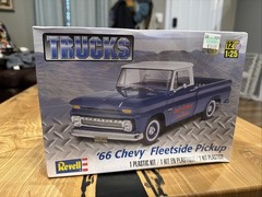 LEVEL 4 MODEL KIT 1966 CHEVROLET FLEETSIDE PICKUP TRUCK 1/25 BY REVELL 85-7225