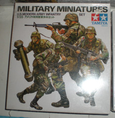TAMIYA Military Mini Sdkfz251/1, 7.5cm Antitank, WWII & Modern US Army Infantry+