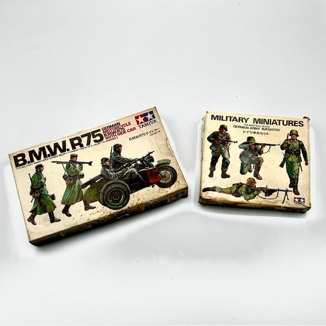 Vintage Tamiya BMW R75 Motorcycle w/Side Car and Military Miniatures bundle 1972