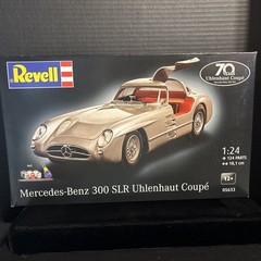 REVELL 05633 MERCEDES-BENZ 300 SLR UHLENHAUT COUPE MODEL KIT-NIB-1:24 SCALE