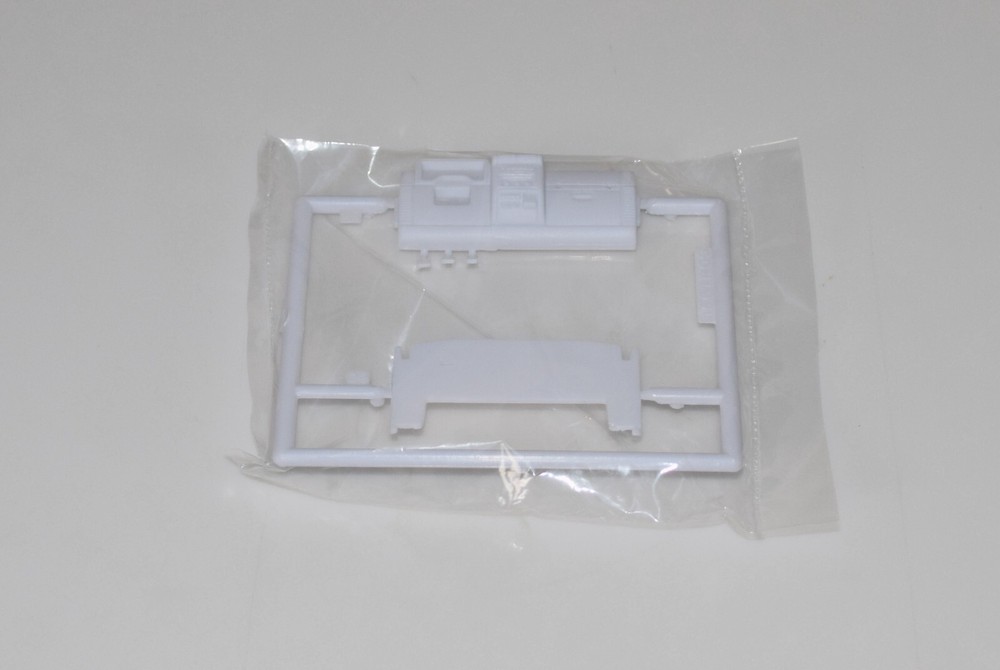 REVELL 2003 JEEP WRANGLER 85-4501 ⭐PARTS⭐ DASHBOARD ASSEMBLY+FIREWALL 1:25