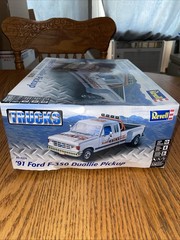 Revell 91 Ford F-350 Duallie Pickup Open Box NOB ! 100% Complete Ready To Build!
