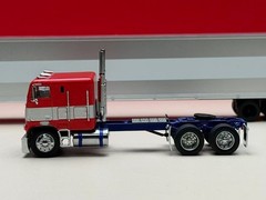 1:64 596 HEC G1 Freightliner Container Truck Tractor Model Diecast Metal Car