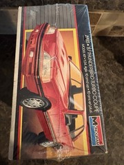 MONOGRAM 2735-0100 87 THUNDERBIRD TURBO COUPE MODEL KIT / 1/24 SCALE / VINTAGE