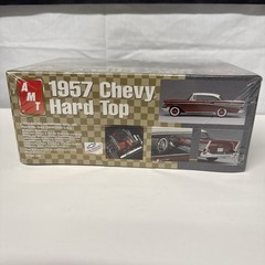 AMT 1957 Chevy Hard Top 1:25 Scale MODEL KIT 31798 Factory sealed 2002
