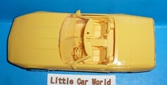AMT ERTL 1995 Chevrolet Corvette Convertible Promo Model 6654 1/25 Scale Yellow