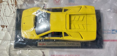 Maisto 90′ Lamborghini Diablo 1:18 Diecast Car Yellow.