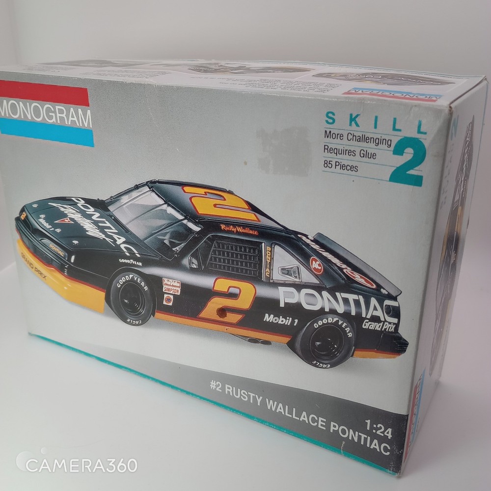 Monogram 2960 1 24 Scale Rusty Wallace Pontiac Stock Car Model Kit New