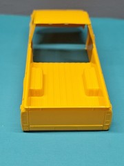 Revell AMT Ertl Monogram MPC 1/32 Model Part Snap Tite Toyota Pickup Yellow Body