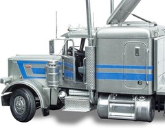 Peterbilt 359 Model Car Building Kit – 1:25 Scale with Twin Turbo Engine Detail
