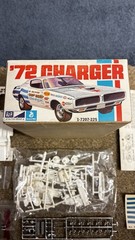 MPC 1/25 1972 DODGE CHARGER ANNUAL MODEL KIT UNBUILT 1-7207-225 PLEASE READ