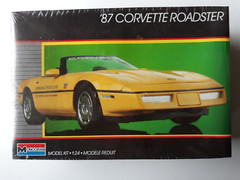 Monogram 1/24 model kit 1987 Chevrolet Corvette Indy Pace Car 2742 NEW & SEALED