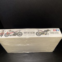 TAMIYA 1/12 No.105 Yamaha YZR-M1 50th Anniversary Valencia (JP IMPORTED) SEALED)