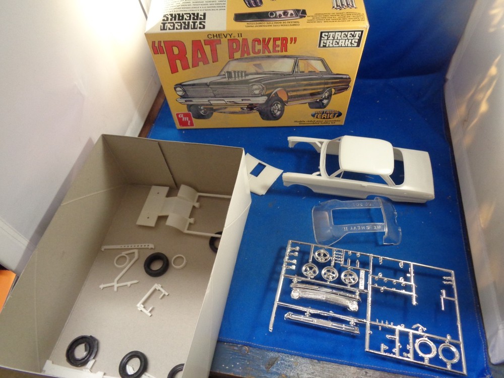 AMT # 38452 Rat Packer Chevrolet Chevy II Nova Parts Kit 1/25 Scale