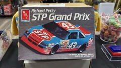 CIB 1990 RICHARD PETTY STP PONTIAC GRAND PRIX #43 1/25 AMT MODEL KIT #6728