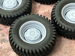 1/24 Scale: 18-Inch “80’s Ford F-250” Wheels W/ Mud Tires; Jeep, Resin 1/25
