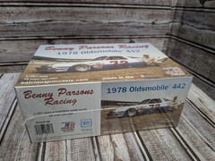 Salvinos Jr Benny Parsons 1978 Oldsmobile Olds 442 NASCAR Stock Car Model Kit