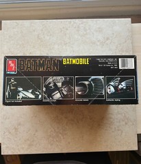 AMT DC Comics 1989 Keaton Batman Batmobile Model Kit – 1:25 Scale – Opened