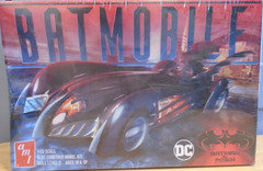 AMT #1295 1/25 SCALE BATMOBILE DC COMICS NEW IN DAMAGED BOX