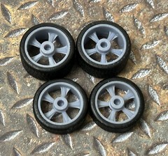 1/24 Scale: 21/20 Inch “Ridler 605” Wheels With Wide Rear Street Tires