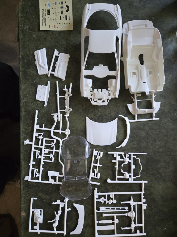 Revell 1/24 Camaro model Body & Suspension Parts W98