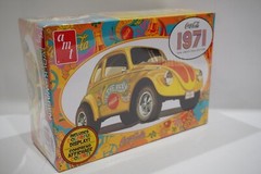AMT 1971 Volkswagen Coca-Cola Superbug Gasser 1:25 Scale Model Kit AMT1284/12