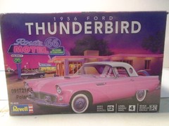 REVELL #4518 1/24 SCALE 1956 FORD THUNDERBIRD NEW IN DAMAGED BOX