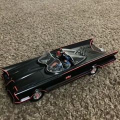 Polar Lights 1/25 Snap Batman 1966 Batmobile Prepainted Model Kit Figure Parts