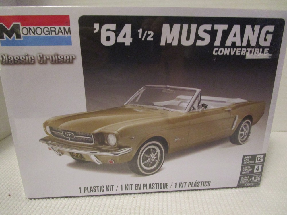 Monogram 1964 1/2 Mustang Convertible 1:24 Scale Model Car Kit Classic Cruiser