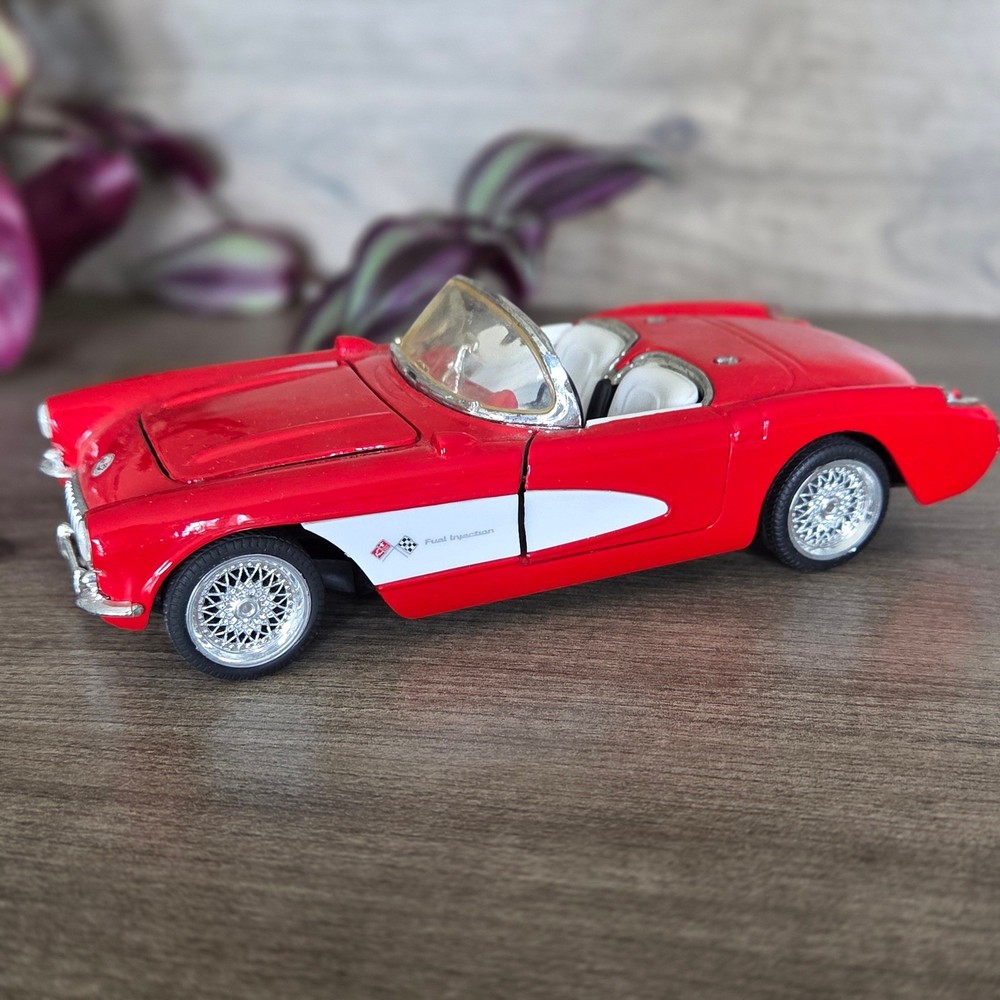 Maisto 1957 Chevrolet Corvette Red Fuel Injection Diecast Model Car 1/24 7in