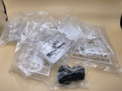 Revell 85-4501 Jeep Wrangler Rubicon 1:25 Scale Plastic Model Kit Level 4 New