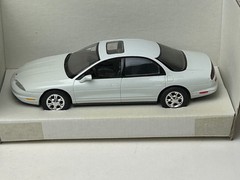 Brookfield 1:24 Scale 1997 Oldsmobile Aurora Promo Car with Box, White