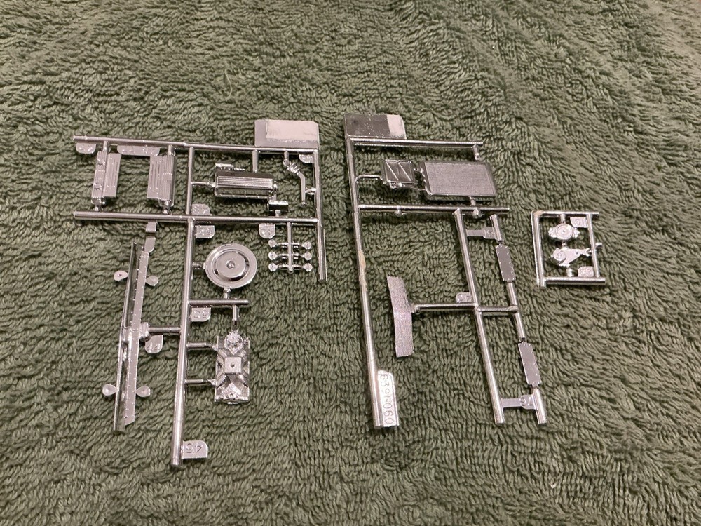 1/24 1/25 scale model Parts Air Cleaner,shifter And More Lot Only (628